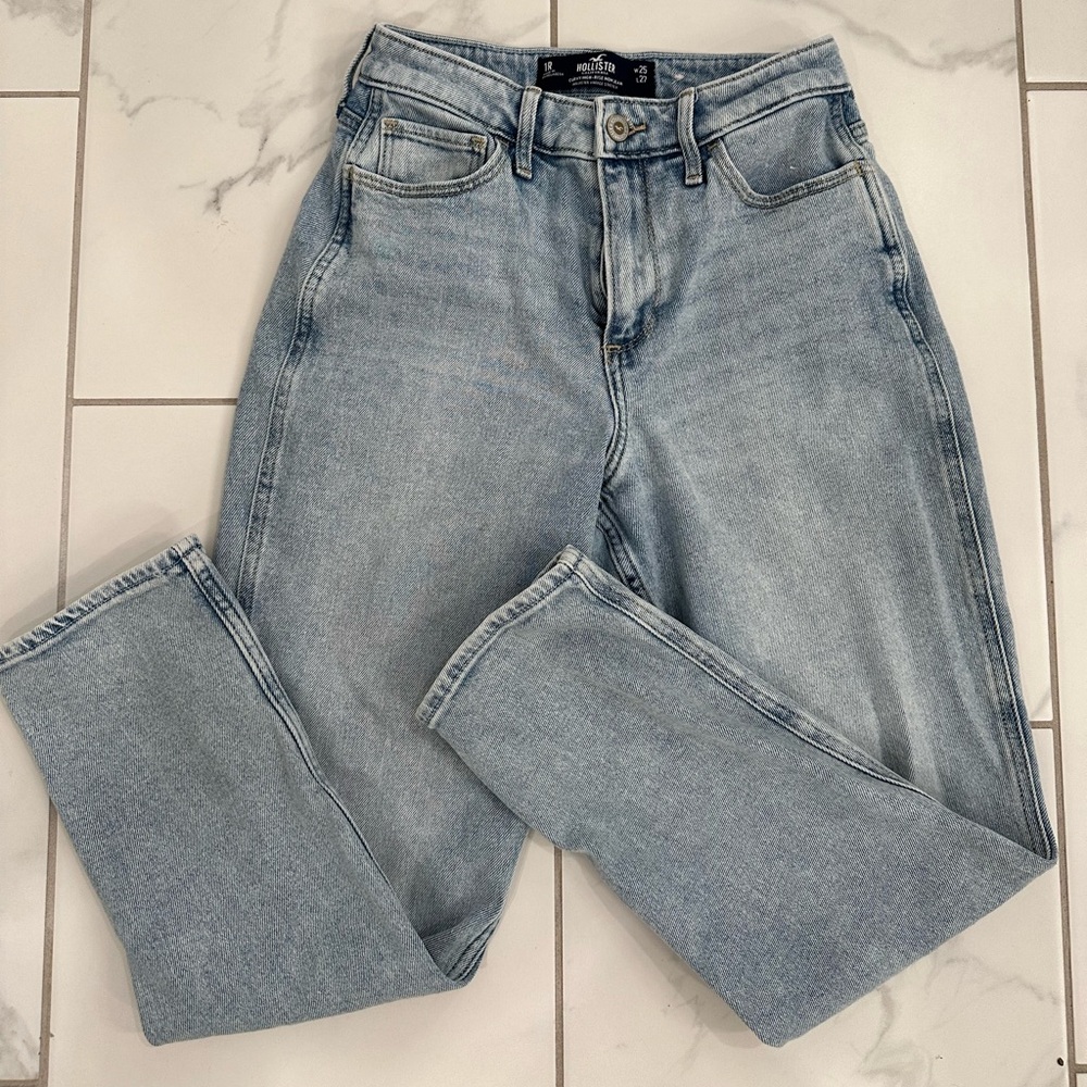 Hollister curvy high rise mom jean w 25 l 27 size 1R